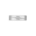 Anillo con GG entrelazada en diagonal
