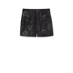 أسود ورمادي داكن