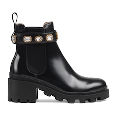 Women's ankle boot with belt