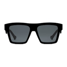 Lentes de sol con marco cuadrado