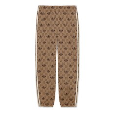 بنطال تعرّق من الجاكارد بشعار البرسيم ونقش GG من مجموعة adidas x Gucci