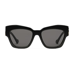 Sonnenbrille in Katzenaugenform