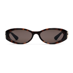 Gafas de sol con marco ovalado