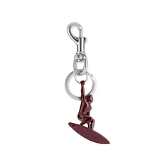 Breloque pour porte-clés gravée en forme de surfeur