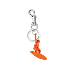 Breloque pour porte-clés gravée en forme de surfeur