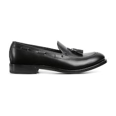 Men's loafer with tassel detail