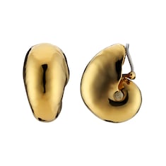 Shell-shaped earrings