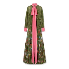 Robe longue plissée en soie imprimée