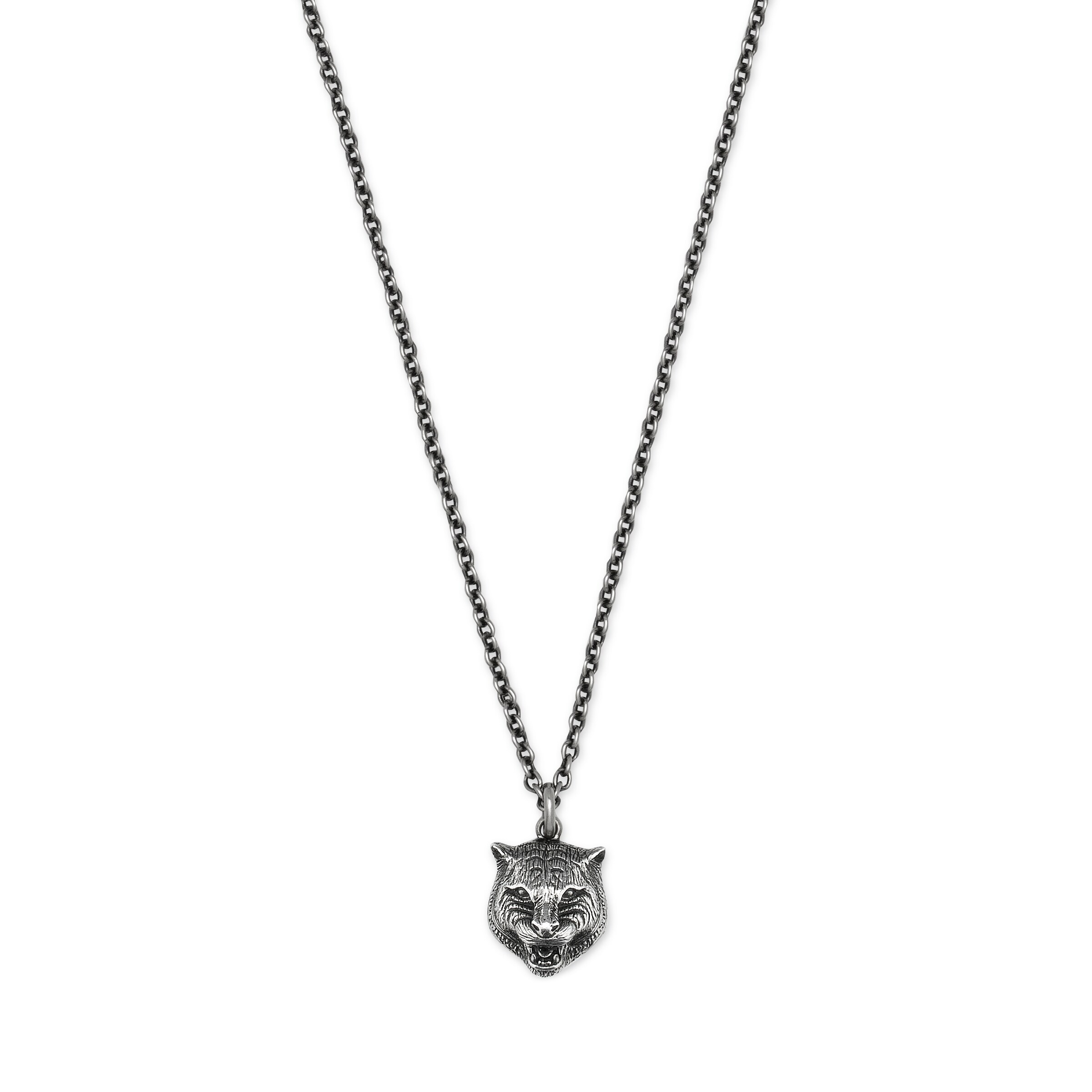 433608_J8400_0811_001_100_0000_Light-Necklace-in-silver-with-feline-head.jpg