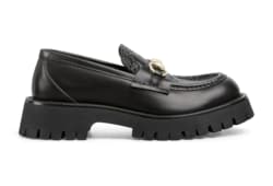 Mocassino donna con Morsetto e suola a carrarmato in pelle nera GUCCI Italia