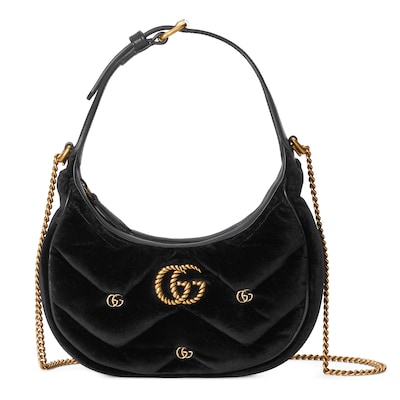 Mini sac GG Marmont en forme de demi lune en velours noir GUCCI FR
