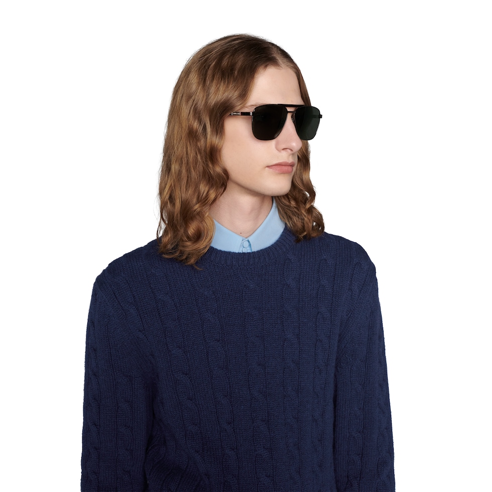 Navigator-frame sunglasses