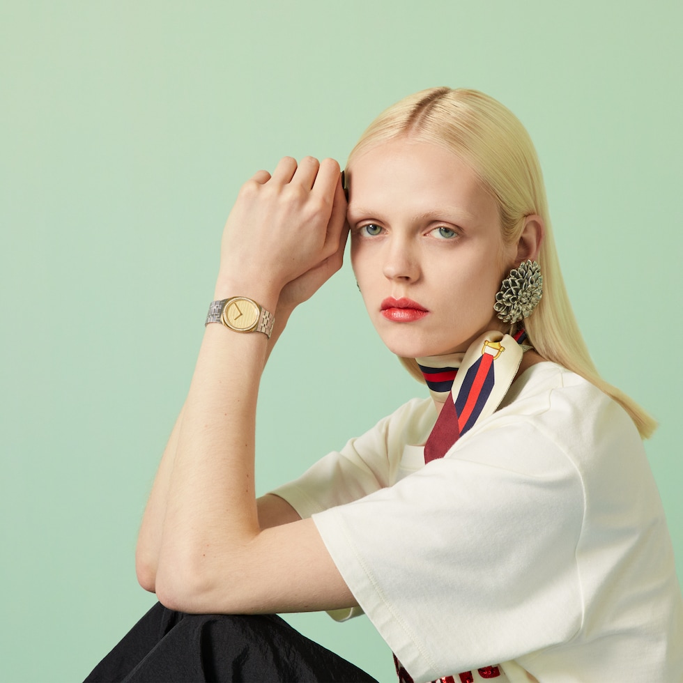 〔GUCCI 25H〕ウォッチ（30 mm）