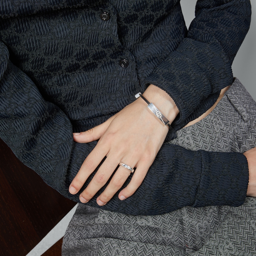 Diagonal Interlocking G thin ring