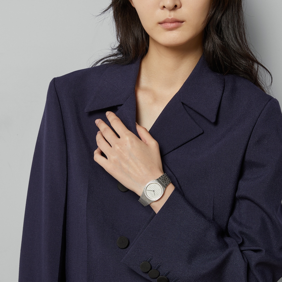〔GUCCI 25H〕ウォッチ（30mm）