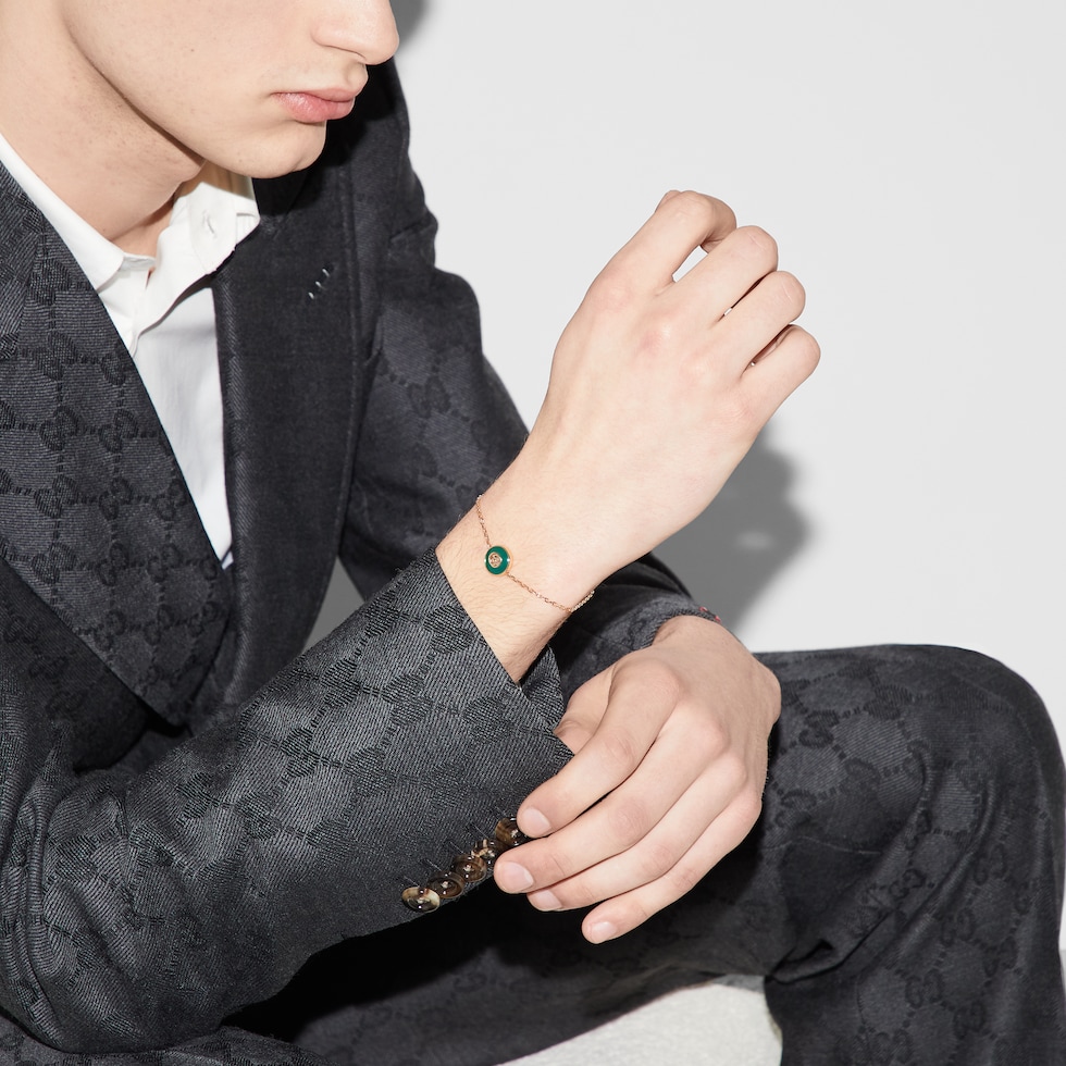 سوار Gucci Interlocking على شكل سلسلة عيار 18 قيراطاً