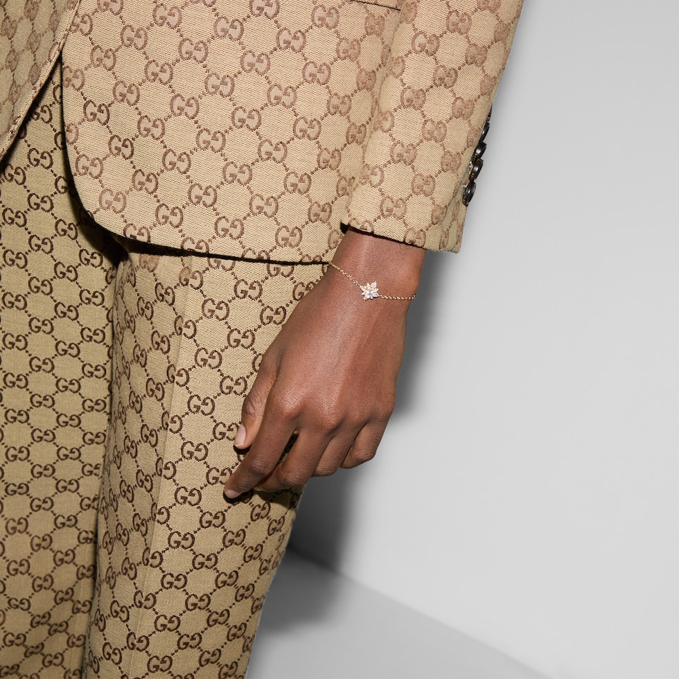 سوار Gucci Flora بسلسلة مرصع بالألماس عيار 18 قيراطاً