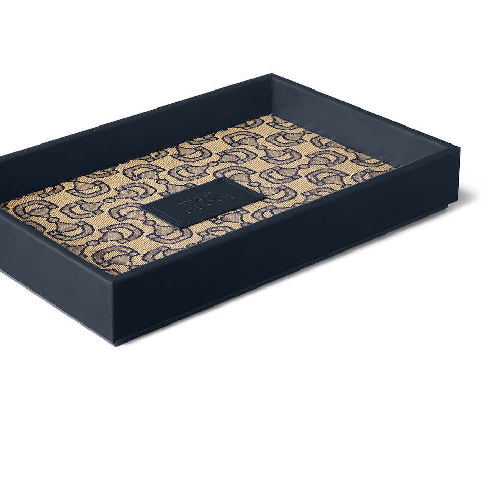 Horsebit jacquard tray