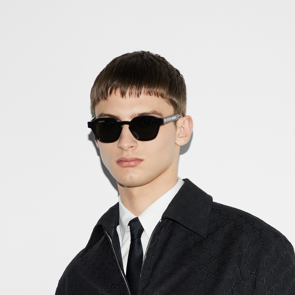 Oval frame sunglasses