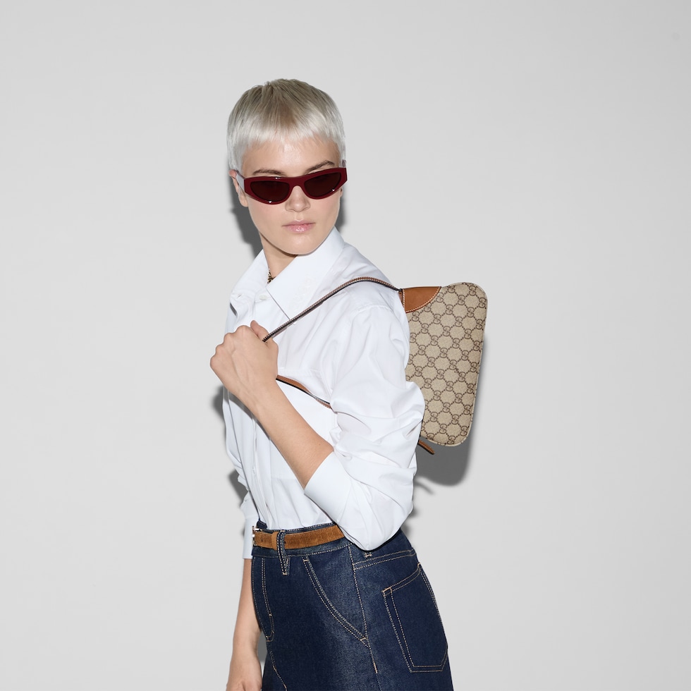 GG Emblem small shoulder bag