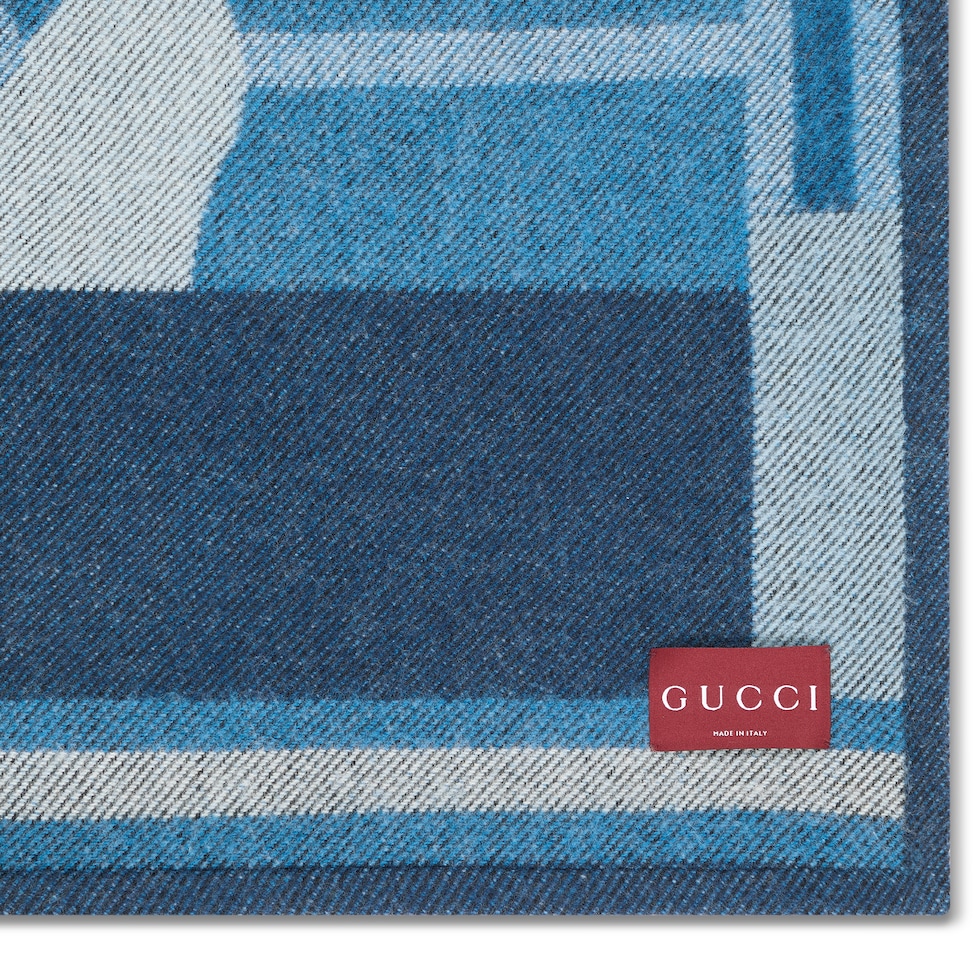 Wool and cashmere jacquard blanket