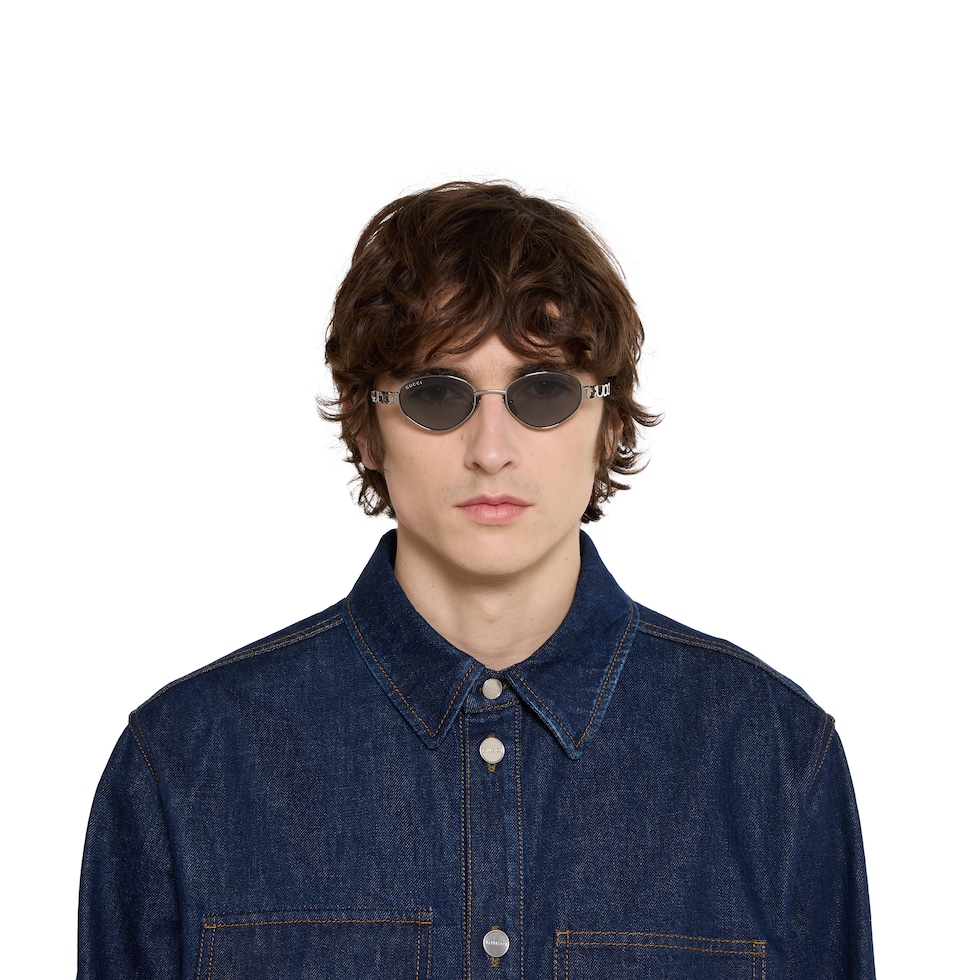 Oval frame sunglasses
