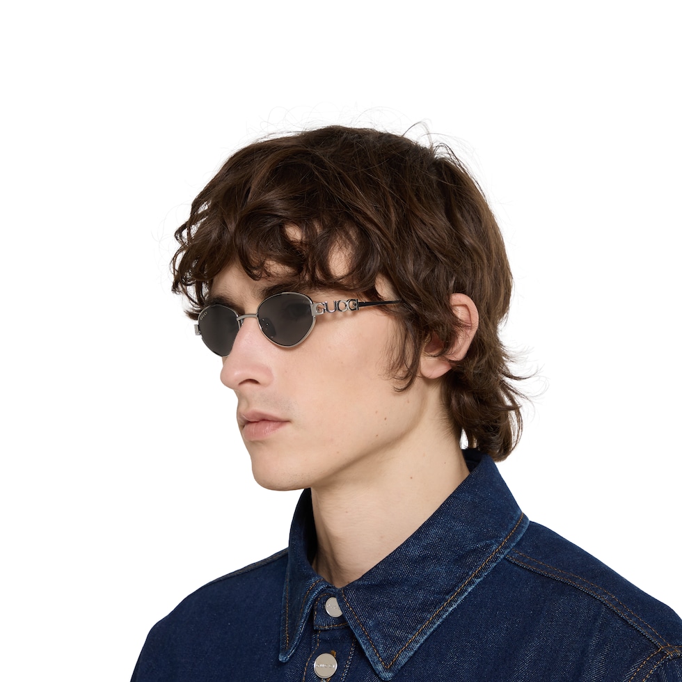 Oval frame sunglasses