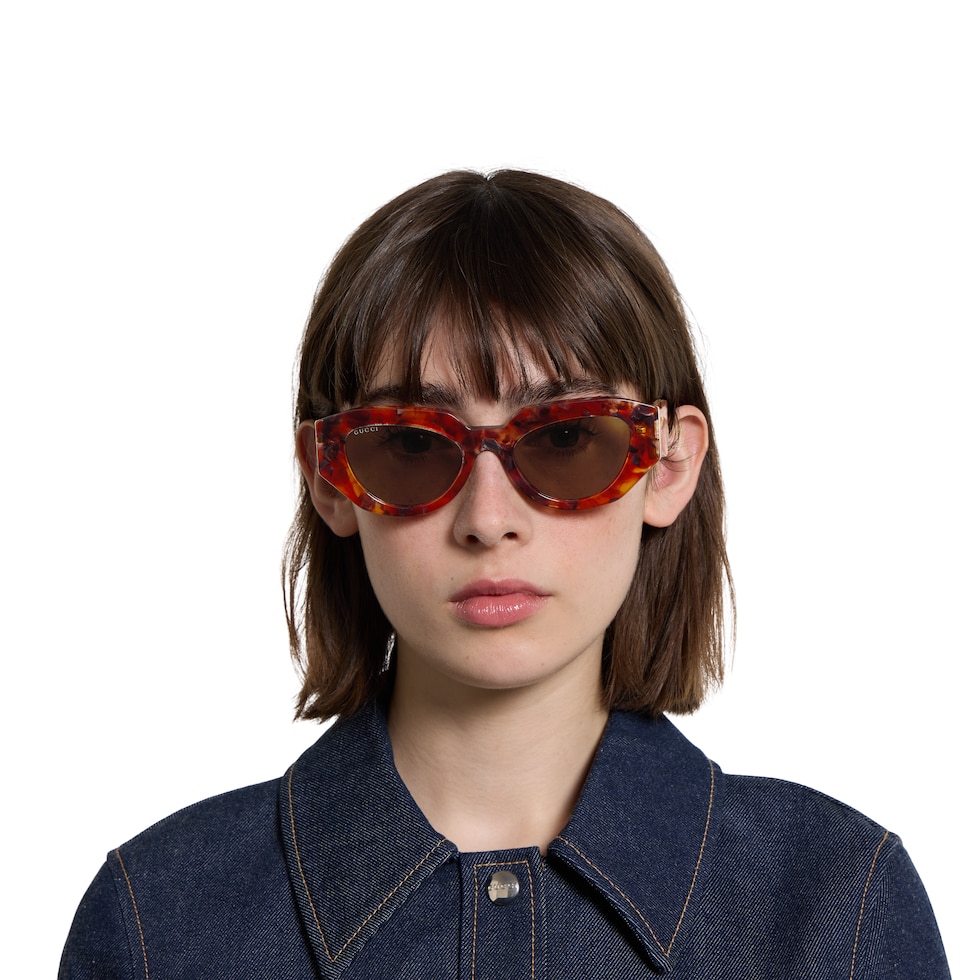 Cat eye frame sunglasses