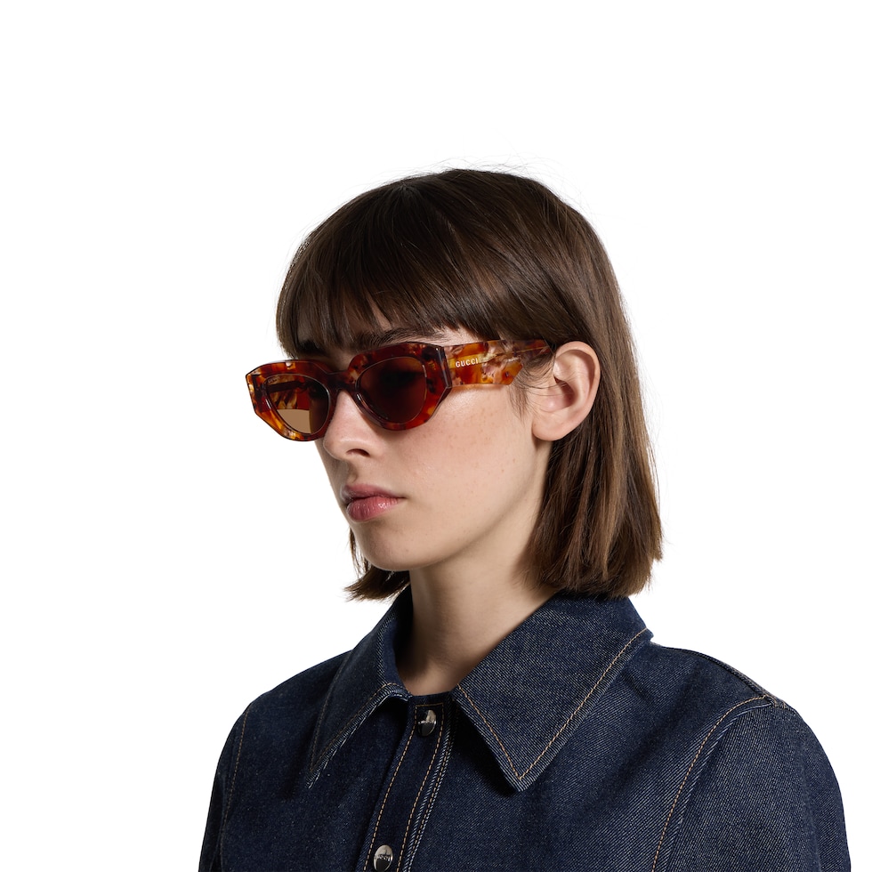 Cat eye frame sunglasses