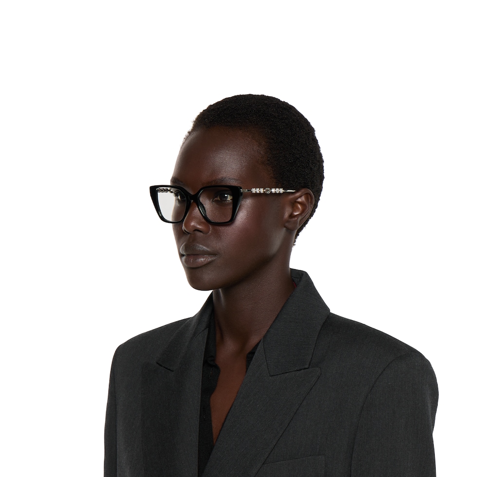 Cat eye optical frame