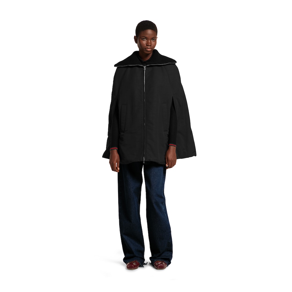 Veste effet cape matelassée avec broderie