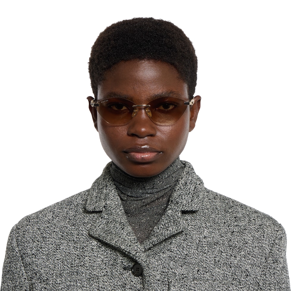 Cat eye frame sunglasses