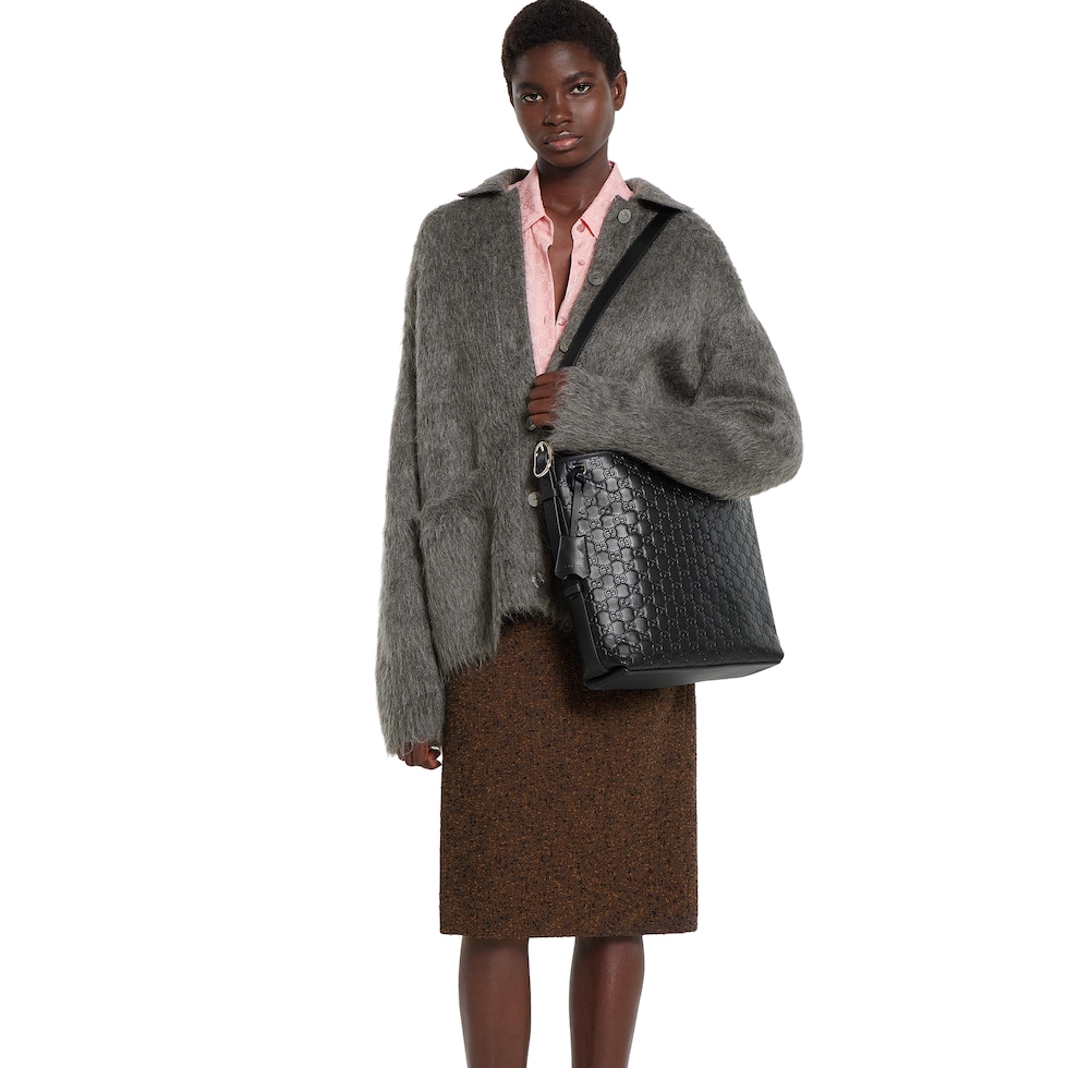 GG Emblem medium shoulder bag