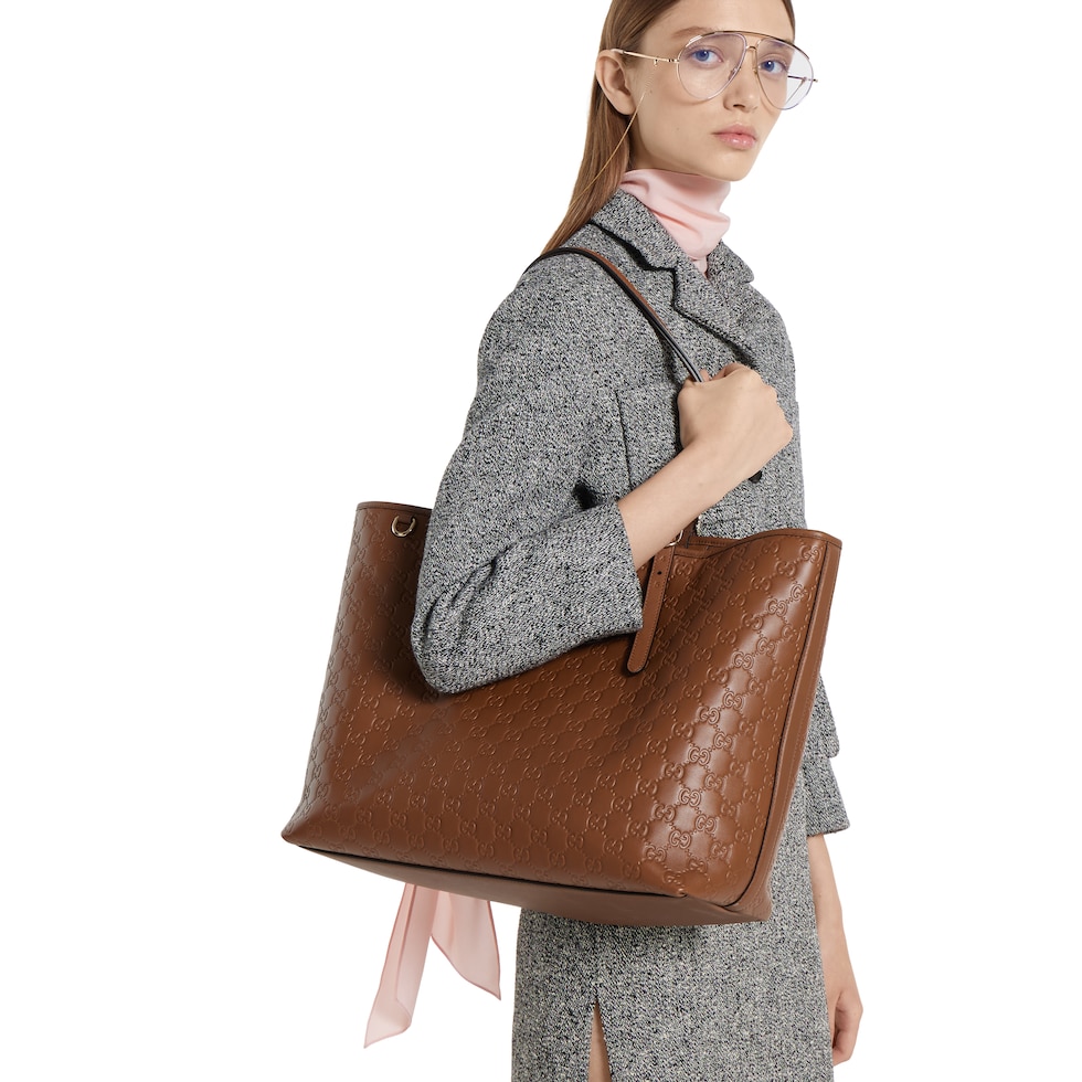 GG Emblem large tote bag