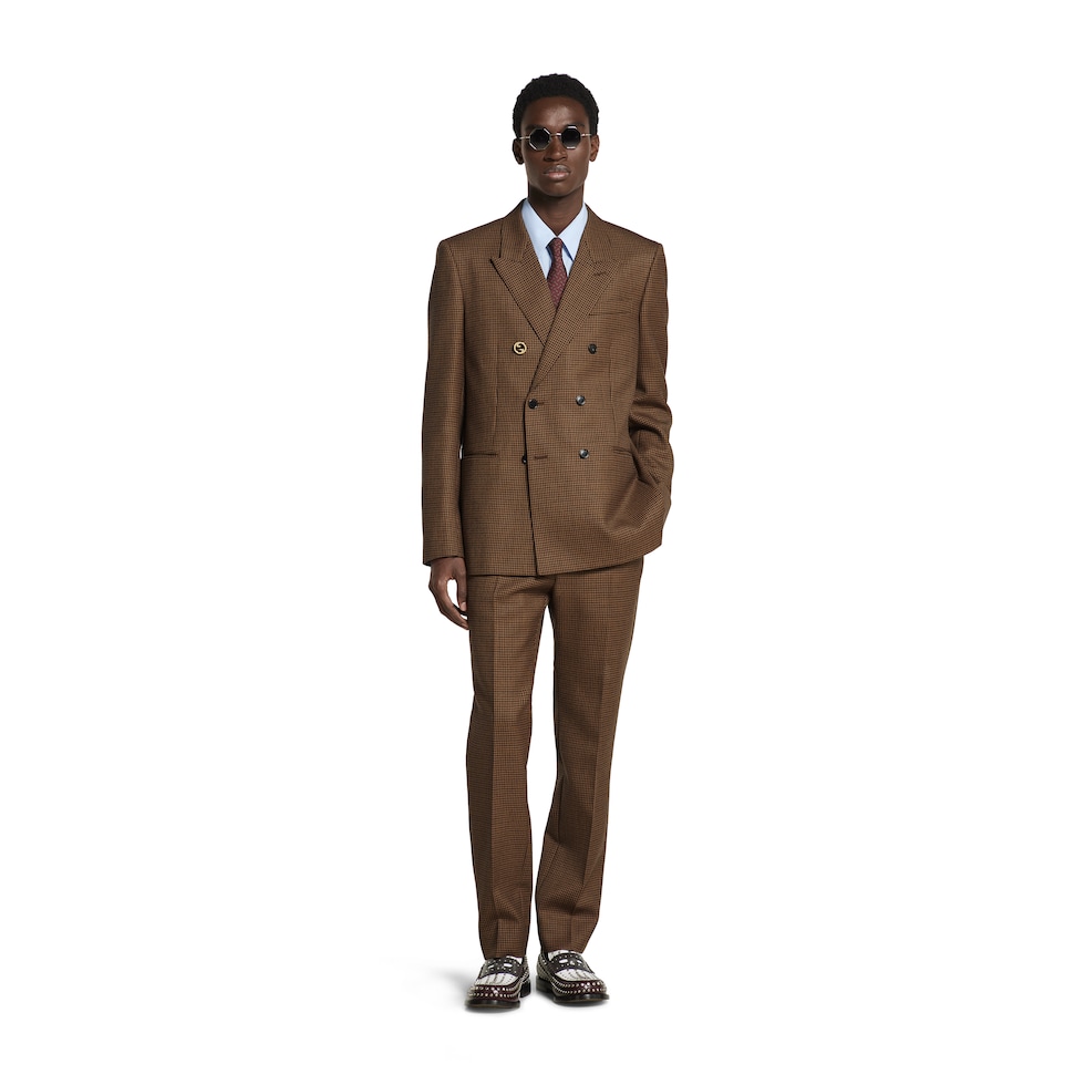 Chaqueta con pata de gallo y botonadura doble