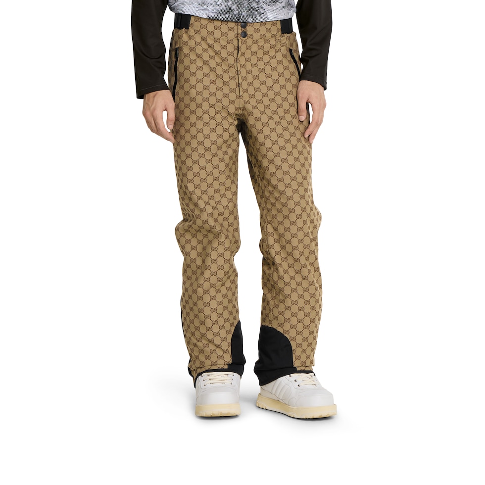 Latzhose aus technischem GG Jacquardstoff