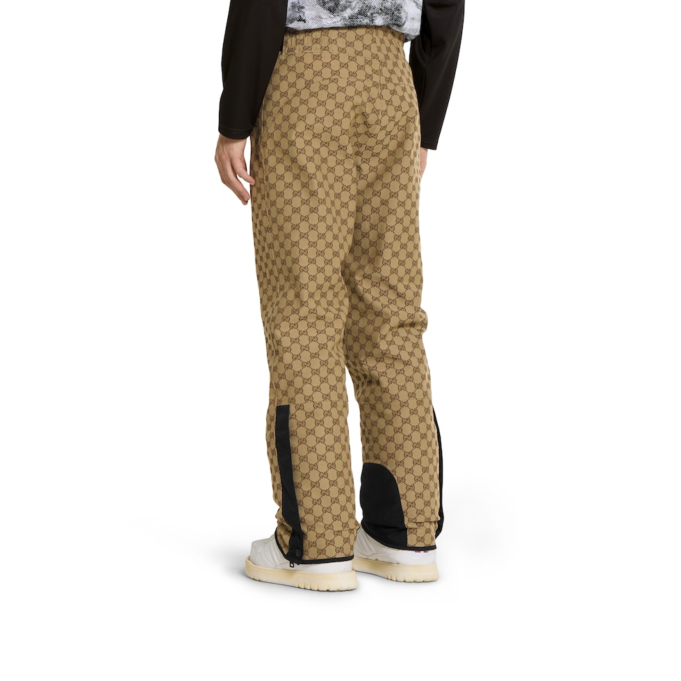Latzhose aus technischem GG Jacquardstoff
