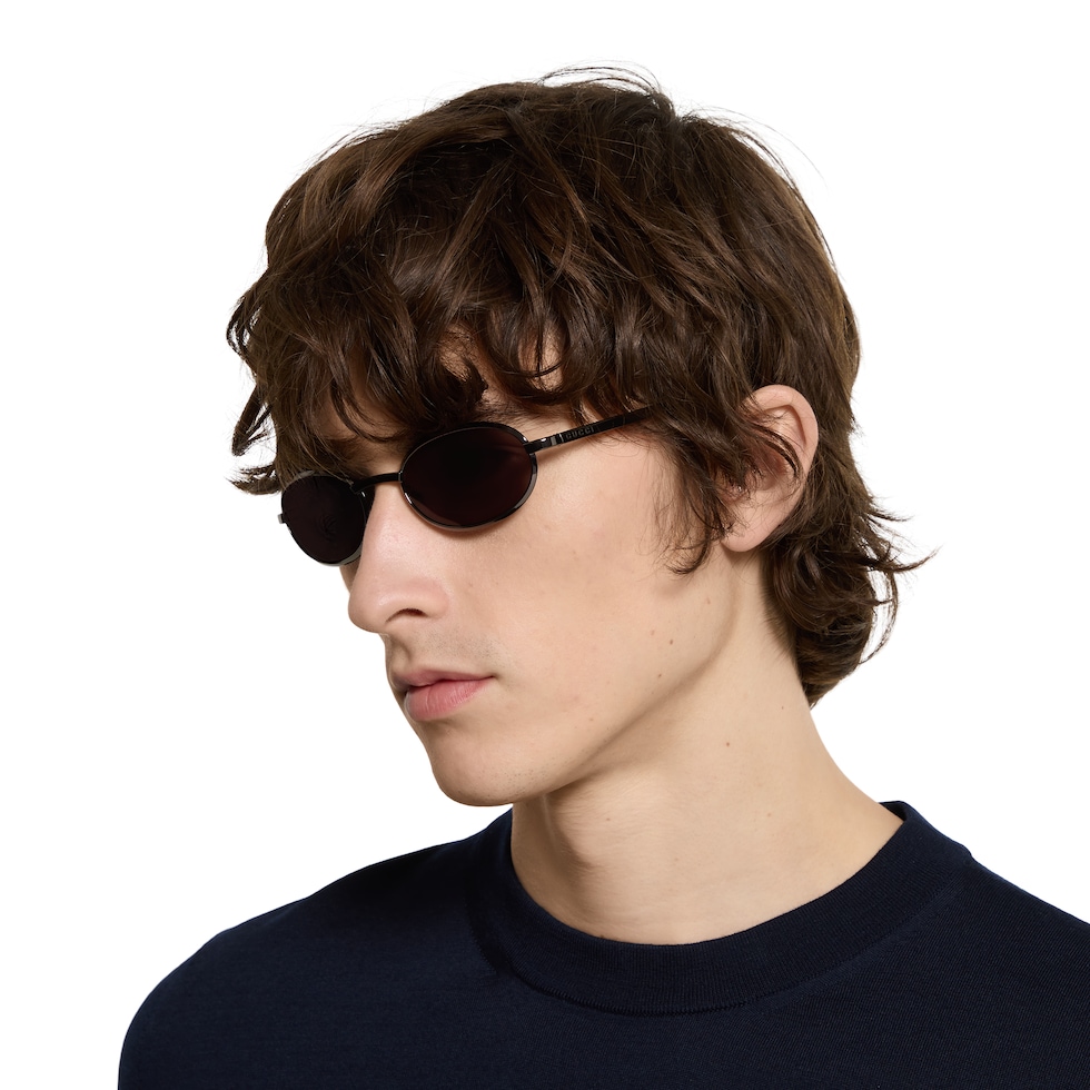 Oval frame sunglasses