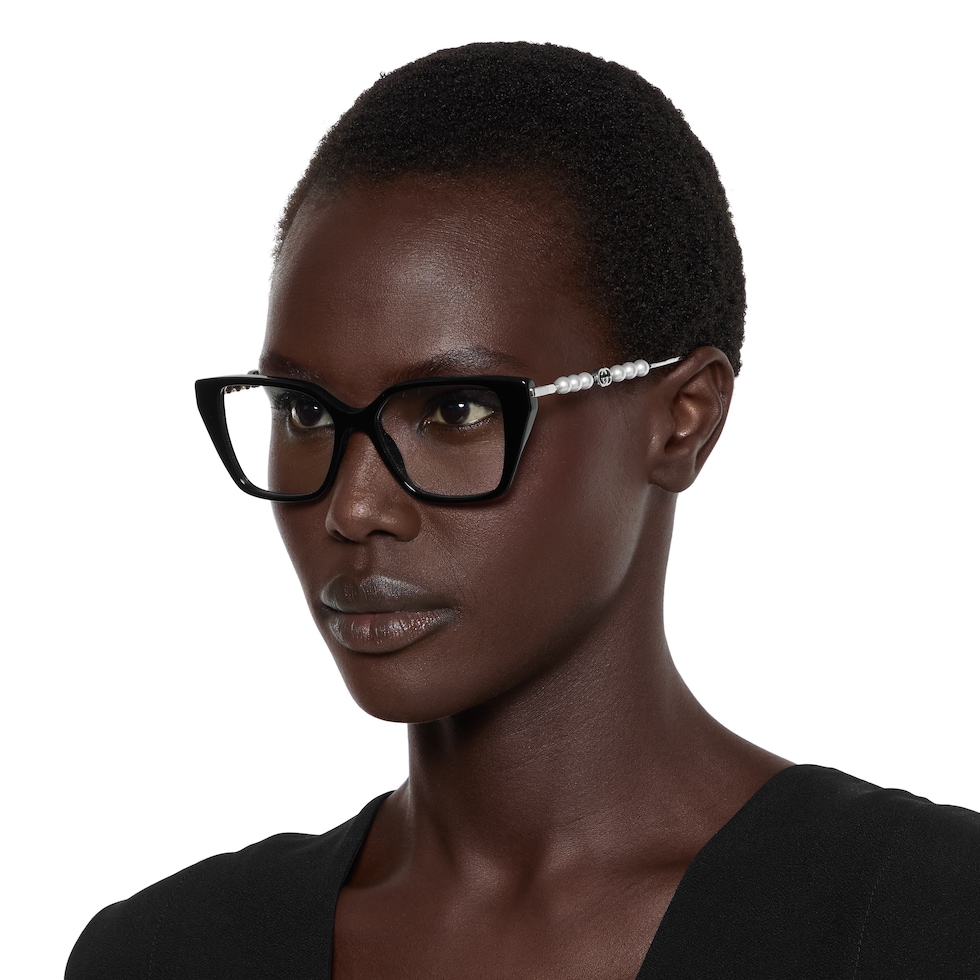 Cat eye optical frame