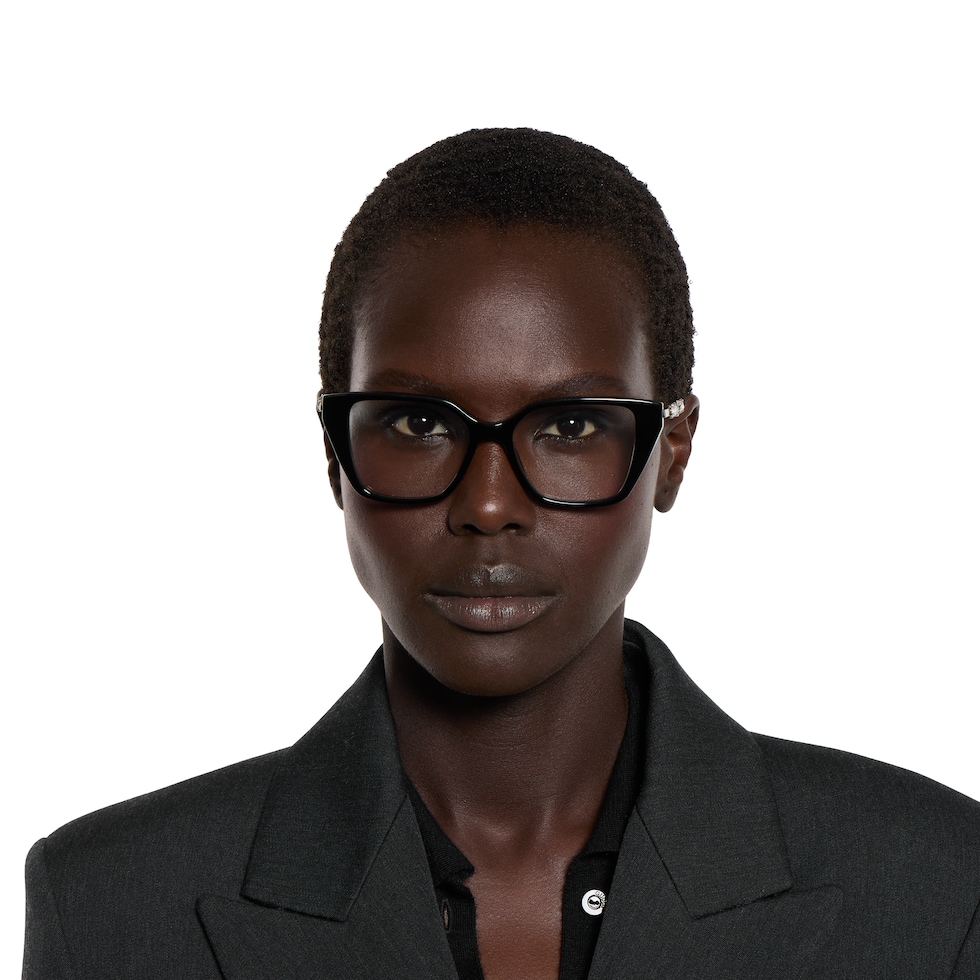 Cat eye optical frame