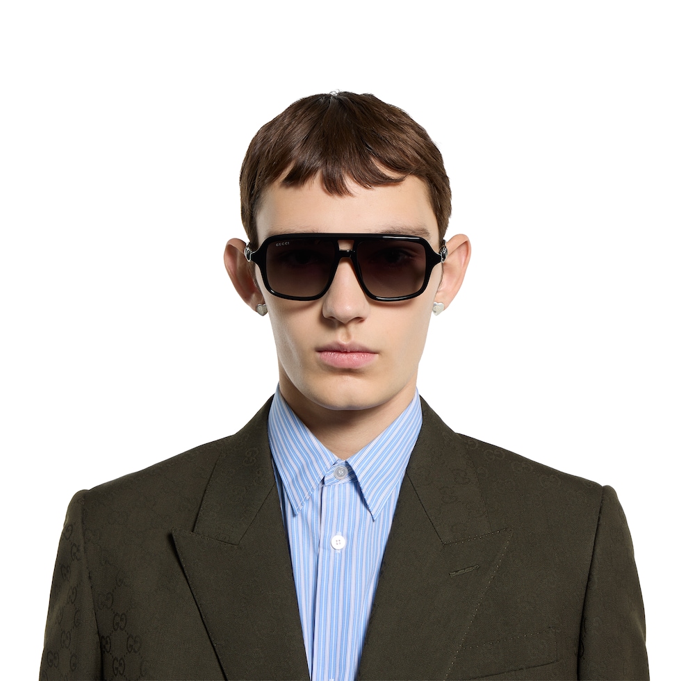 Oversize navigator sunglasses