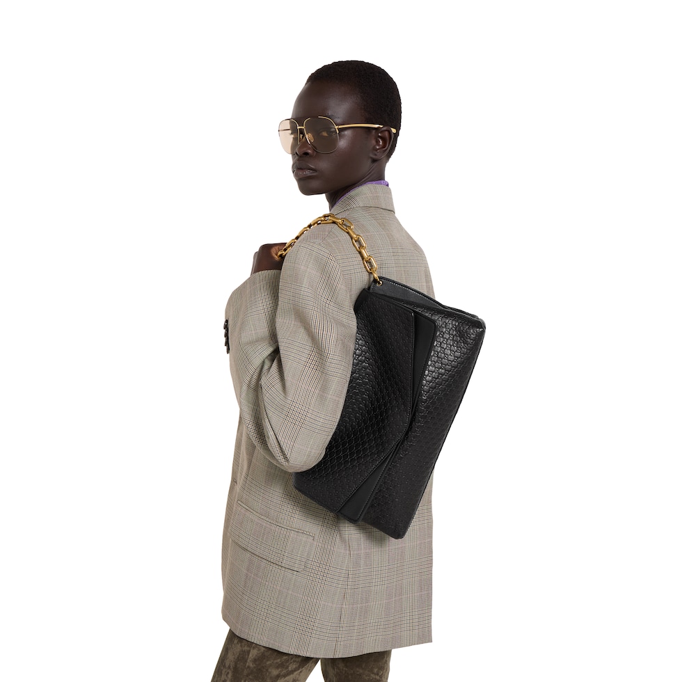 حقيبة كتف كبيرة الحجم مع سلسلة