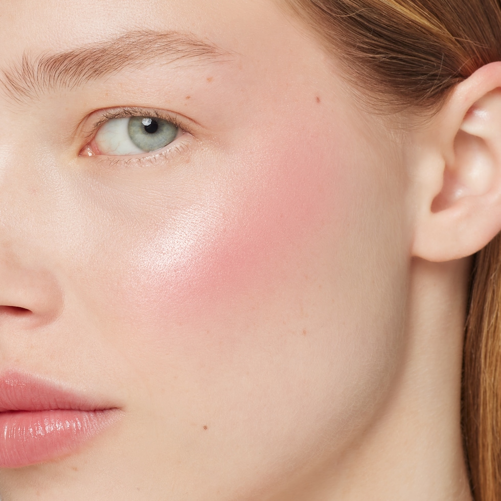 02, Gucci Glow Blush