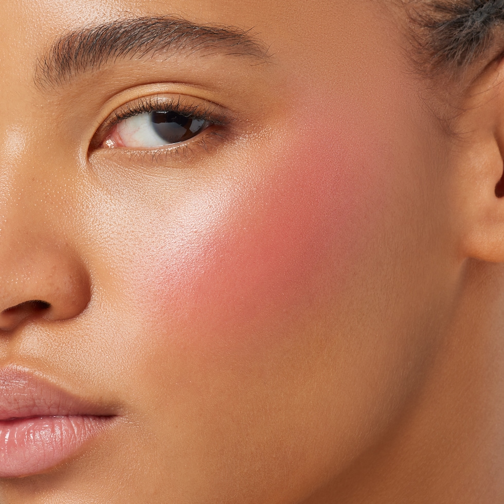 06, Gucci Glow Blush