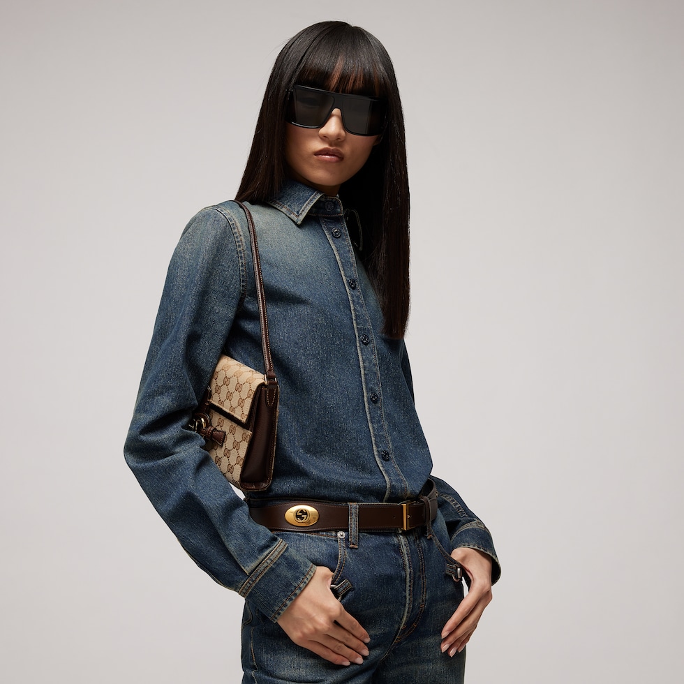 Ceinture avec boucle carrée