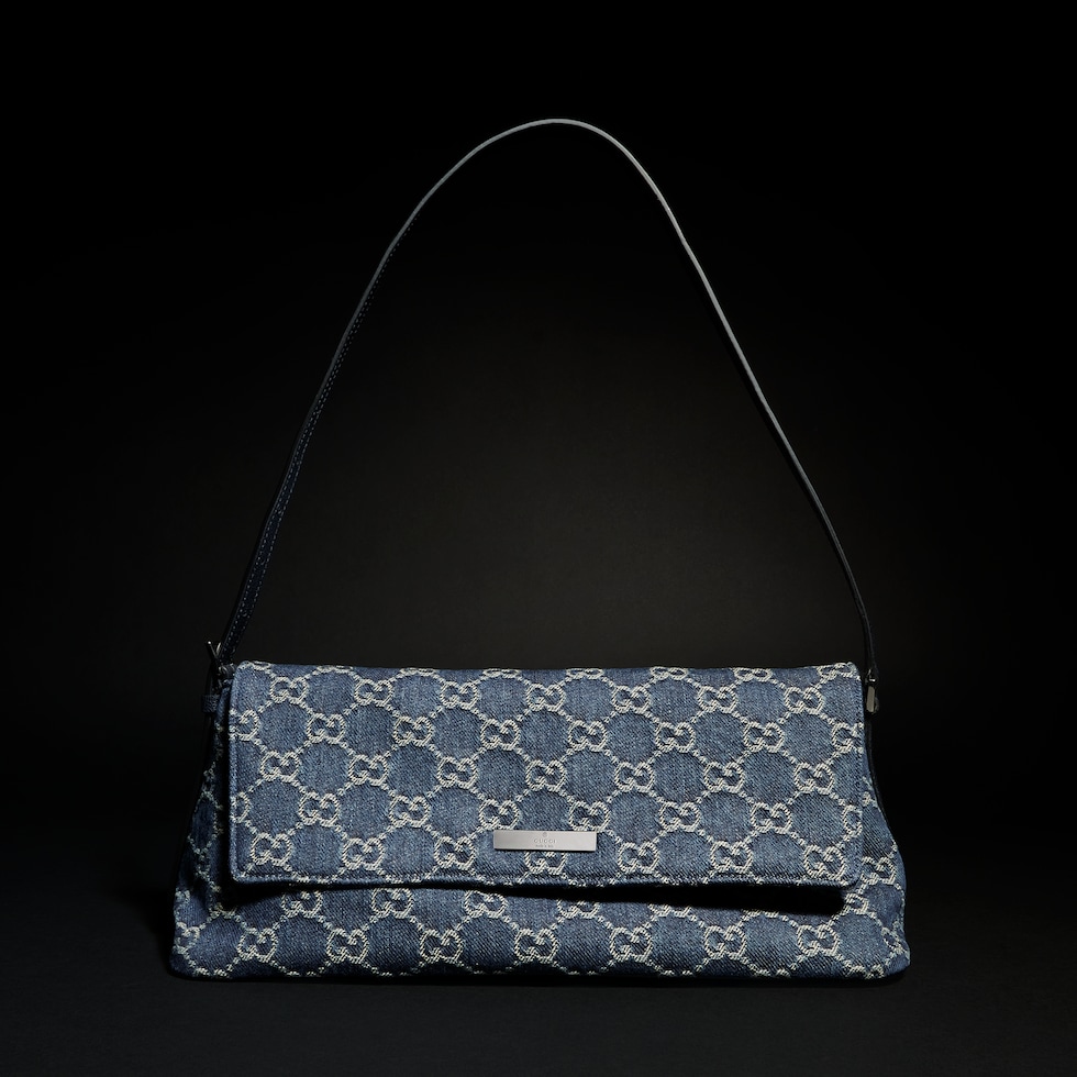 Medium shoulder bag with Gucci plaque