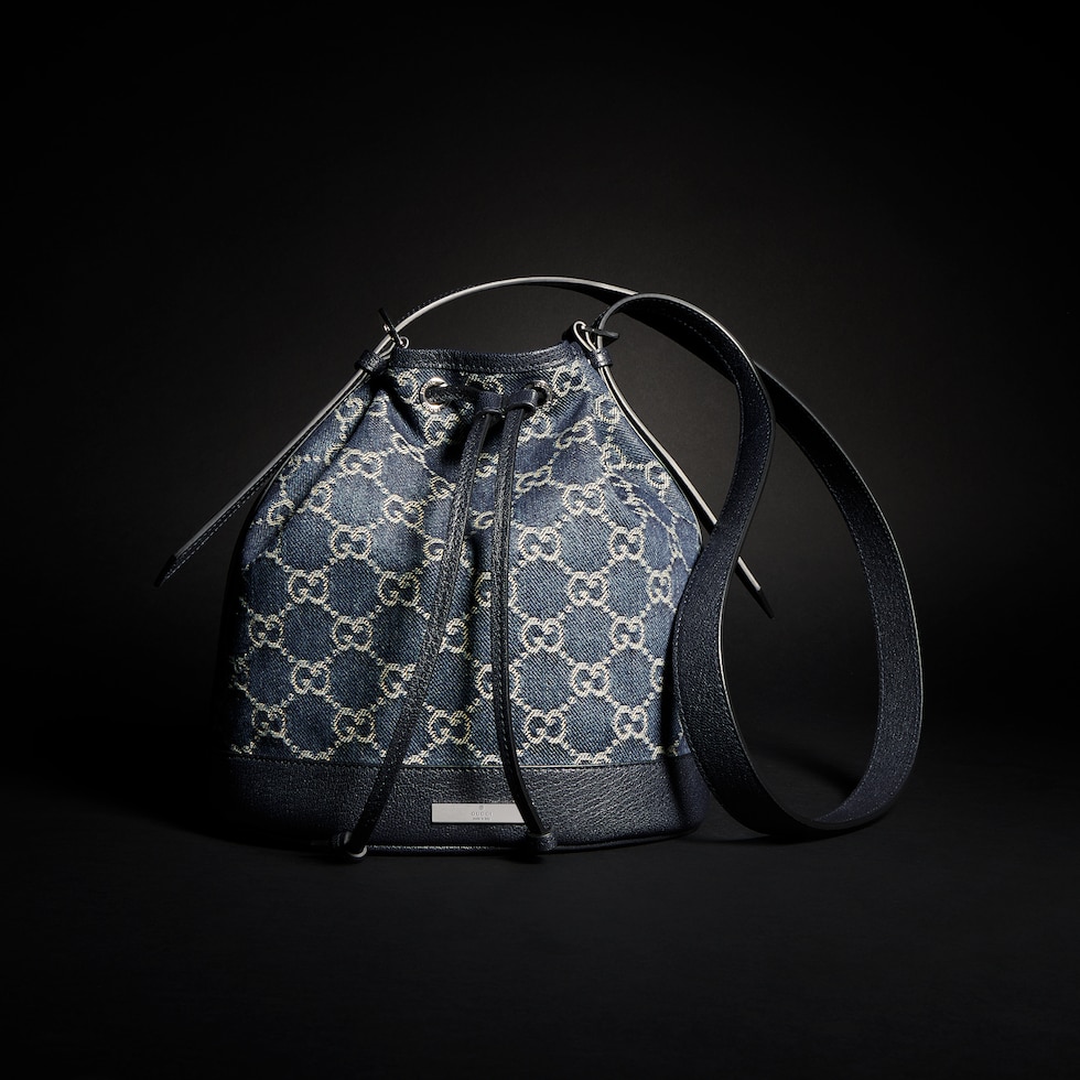 Small bucket bag with Gucci plaque