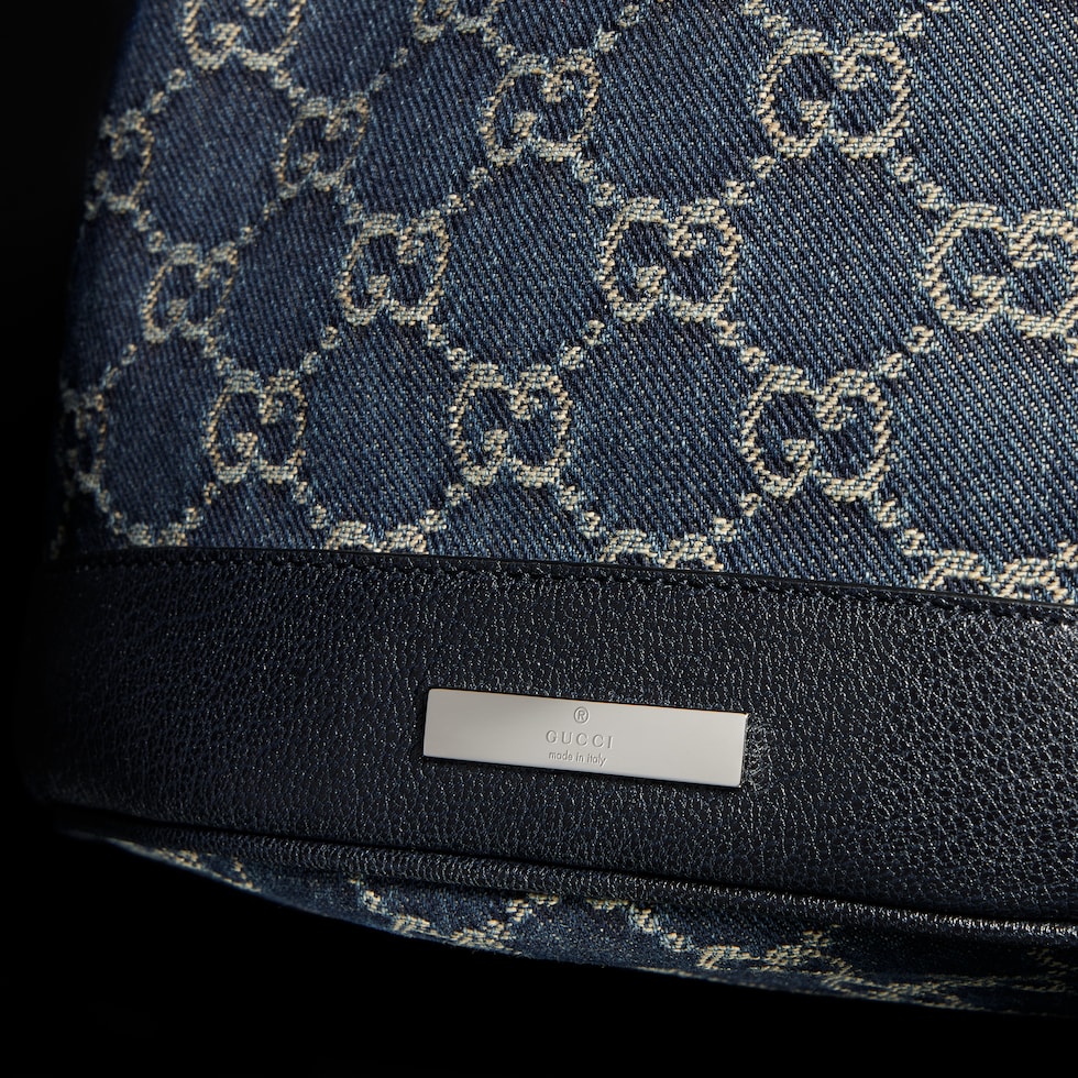 Small bucket bag with Gucci plaque