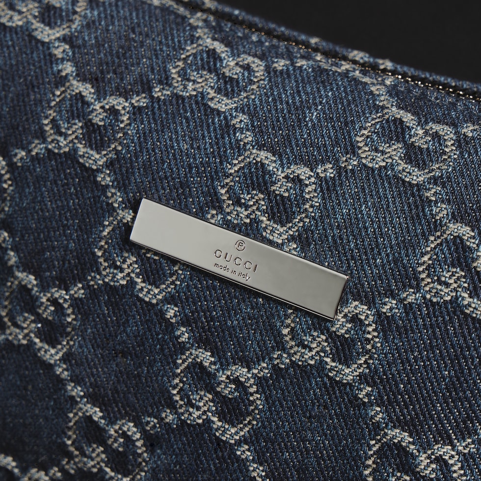 Medium cosmetic case with Gucci plaque