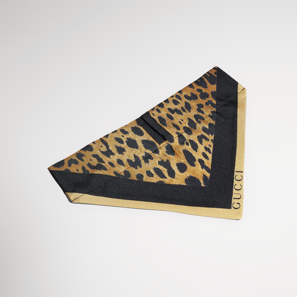 Small/medium reversible pet bandana